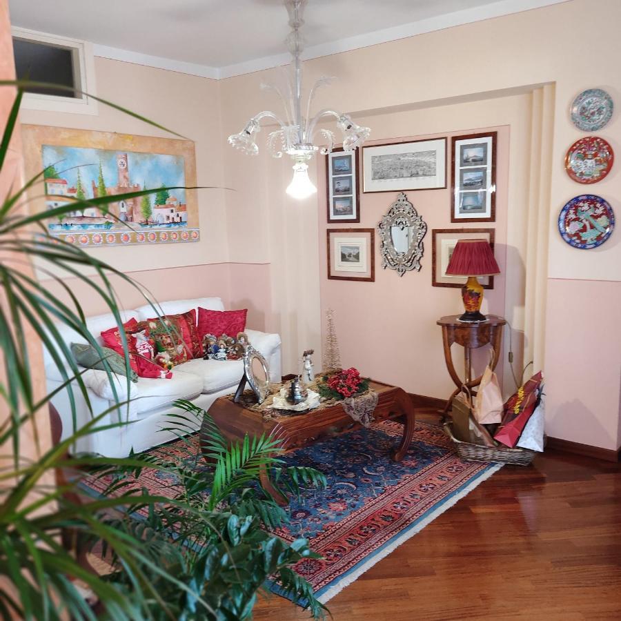 Lovely Casa Paola Villlafranca Centro Zimmer Rooms 빌라프랑카 디 베로나 외부 사진