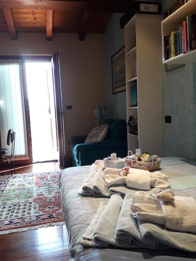 Lovely Casa Paola Villlafranca Centro Zimmer Rooms 빌라프랑카 디 베로나 외부 사진